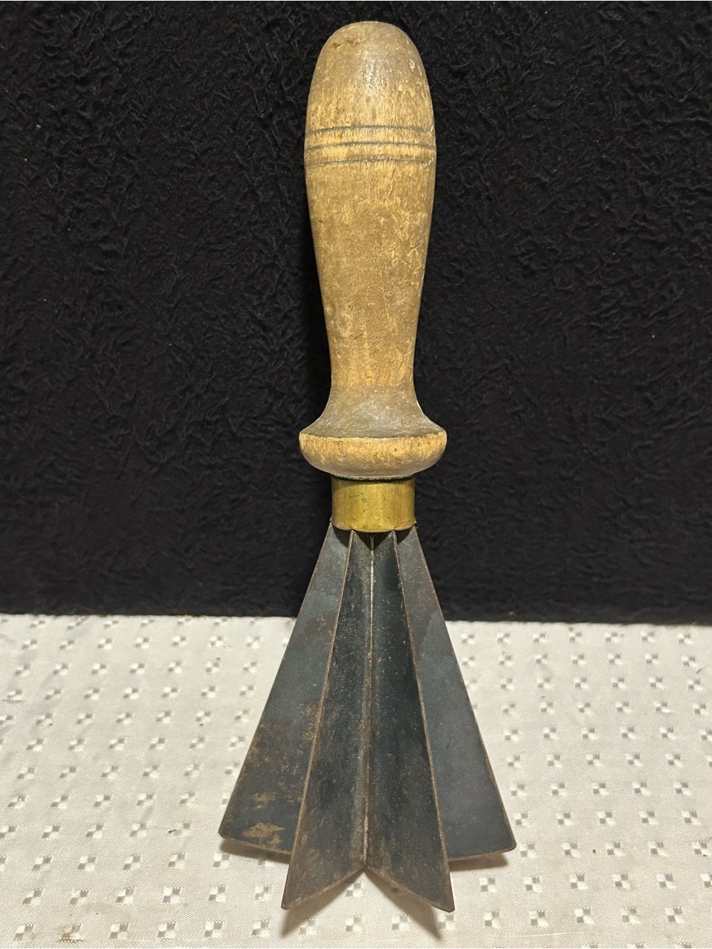 Vintage Primitive Cross Blade Food Chopper Kitchen Tool